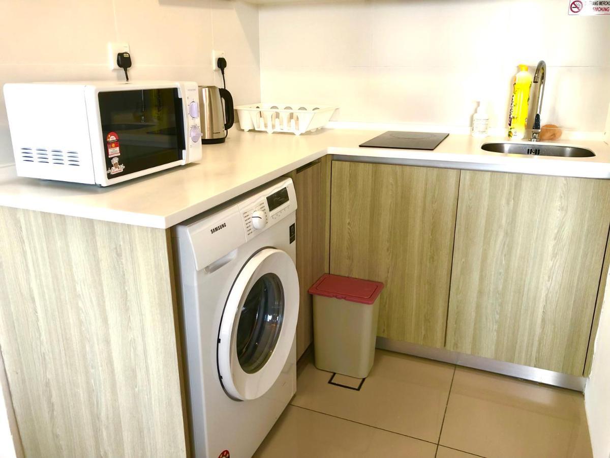 Tropicana 218 Macalister Netflix Unit By Blue Sky Holidays George Town Exterior foto