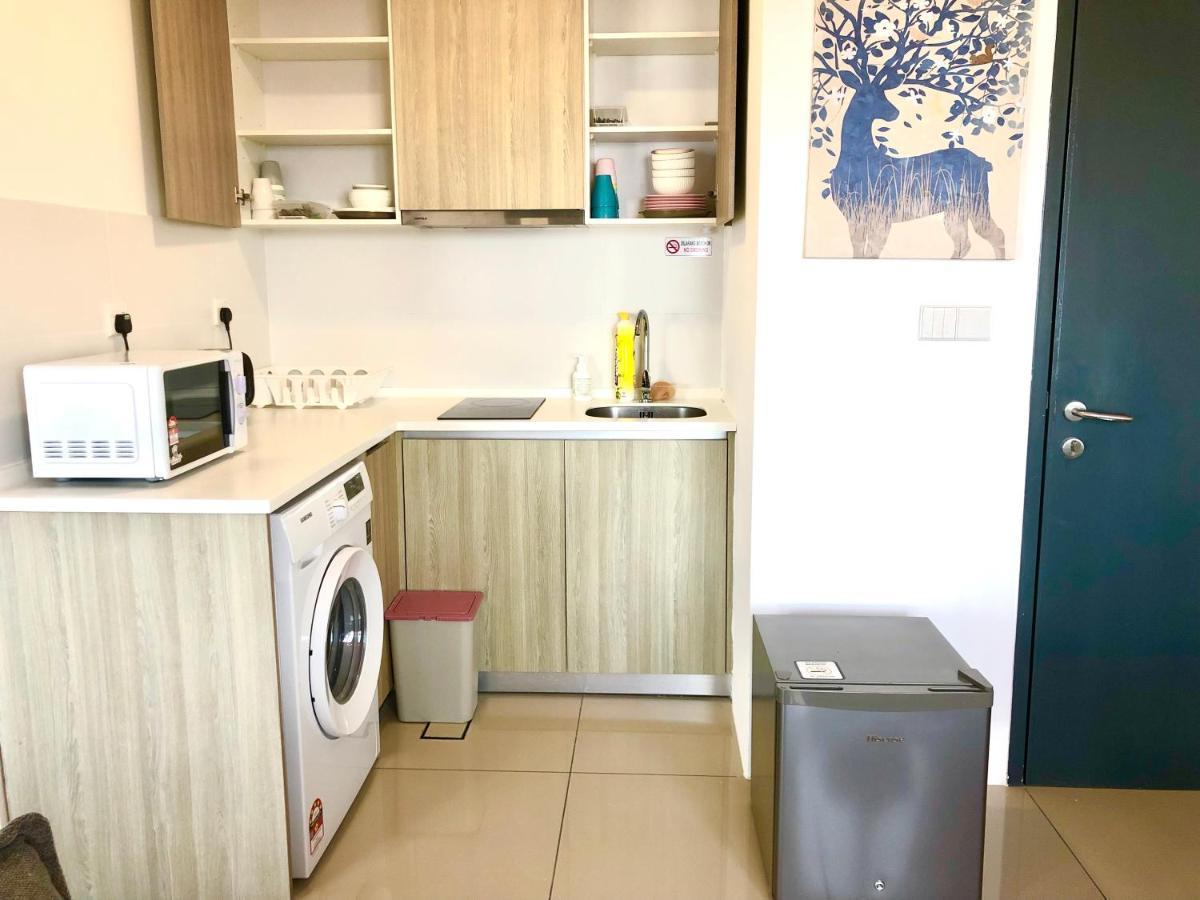 Tropicana 218 Macalister Netflix Unit By Blue Sky Holidays George Town Exterior foto