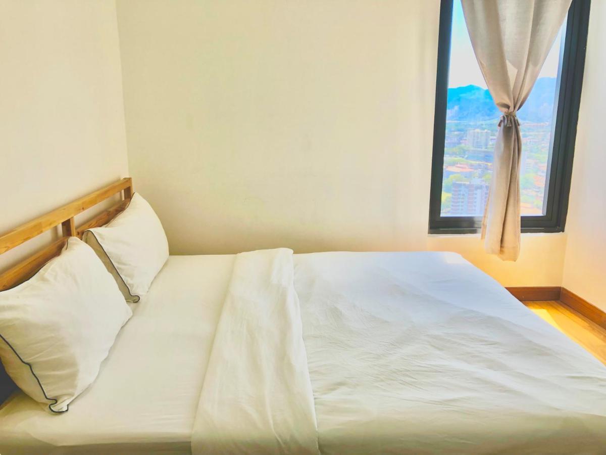 Tropicana 218 Macalister Netflix Unit By Blue Sky Holidays George Town Exterior foto