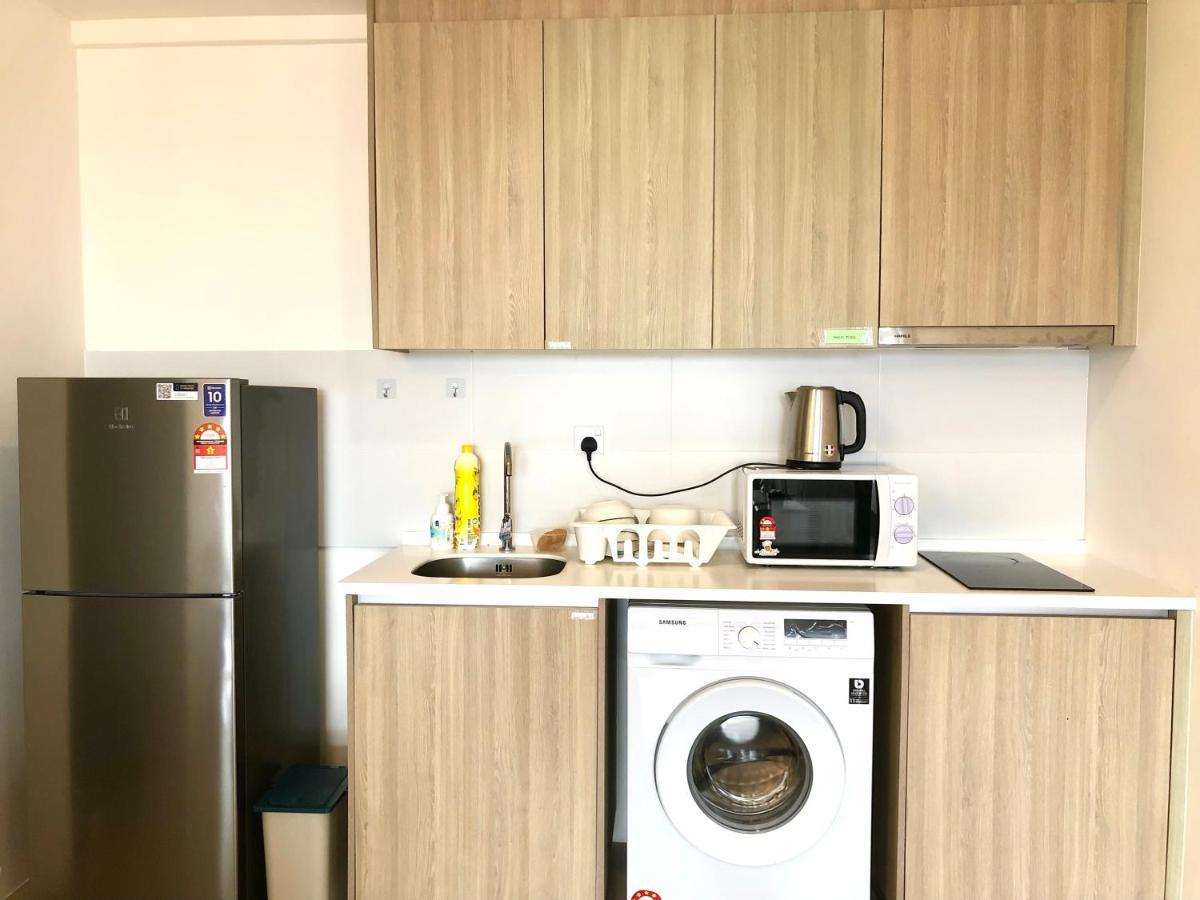 Tropicana 218 Macalister Netflix Unit By Blue Sky Holidays George Town Exterior foto