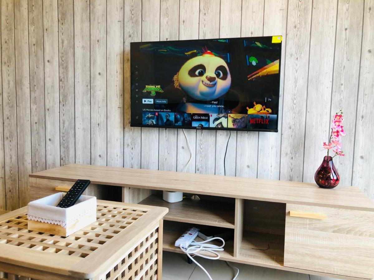 Tropicana 218 Macalister Netflix Unit By Blue Sky Holidays George Town Exterior foto